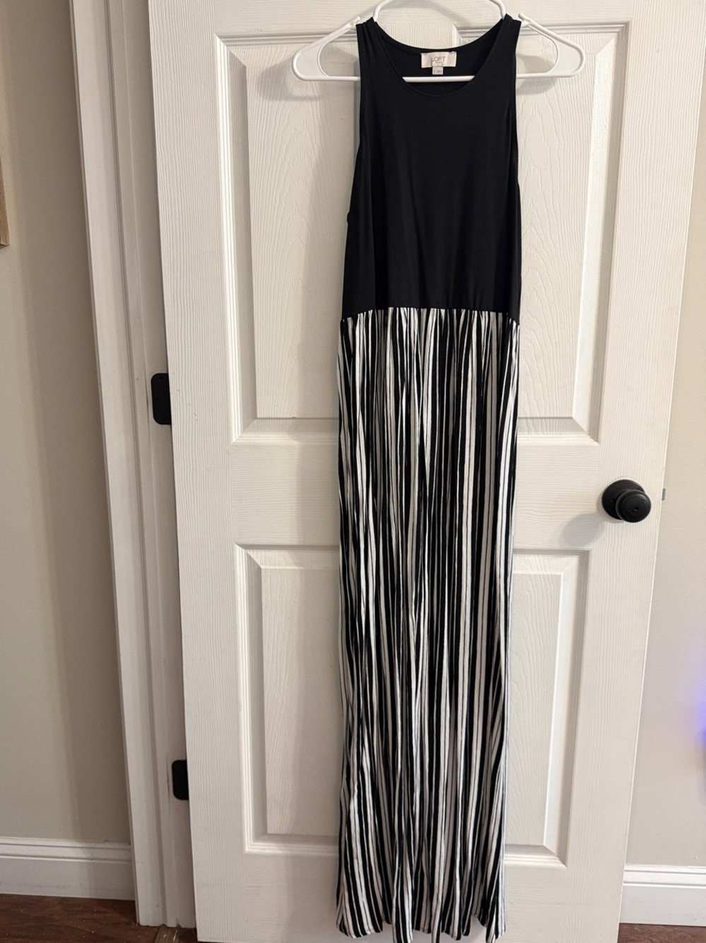 LOFT Black & White Sleeveless Maxi Dress